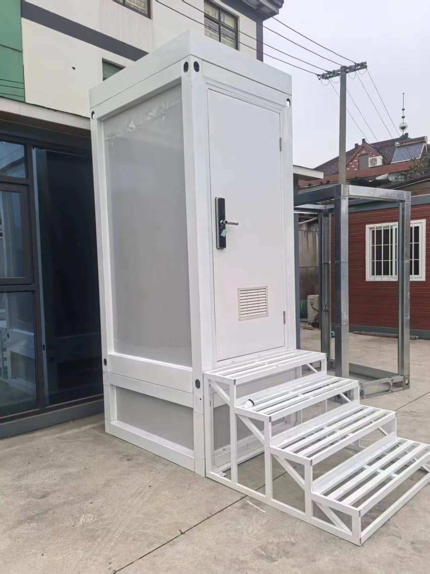 Premium single restroom cabin